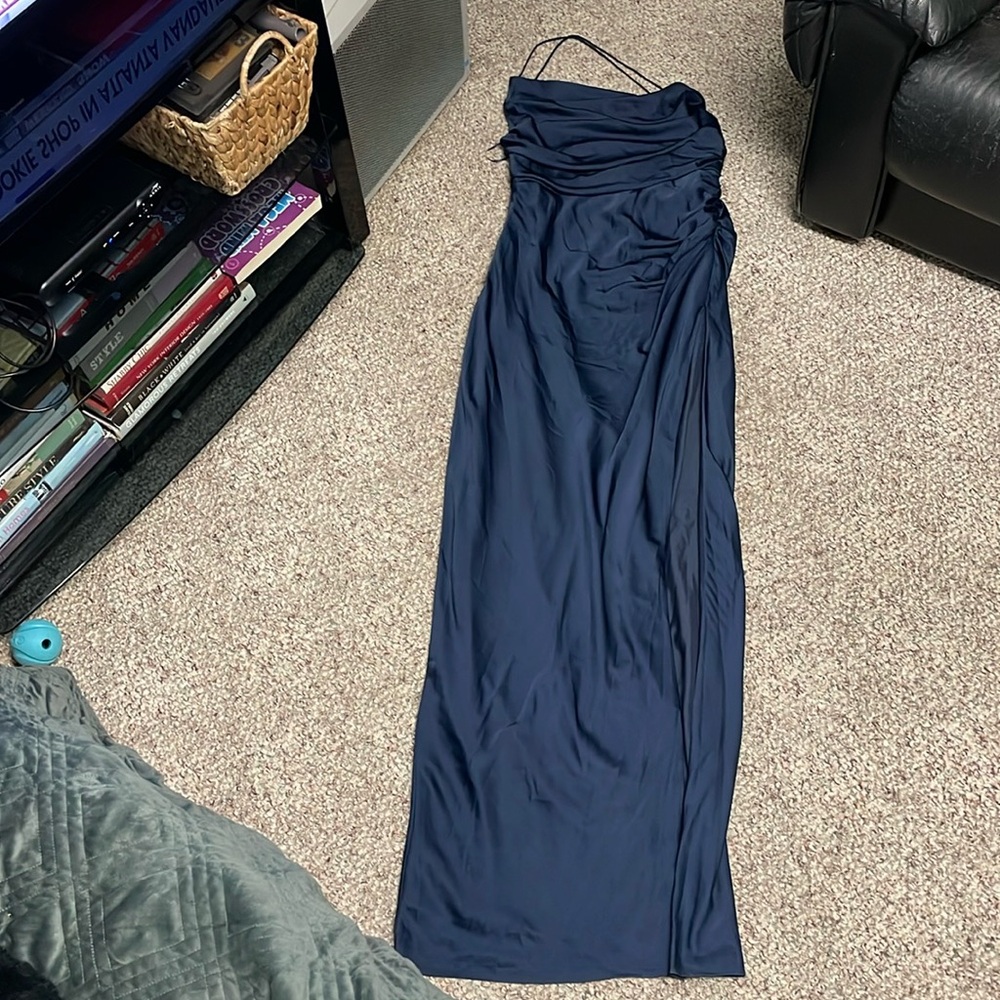 New selfie Leslie gown